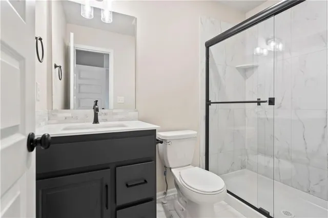 $800,000 | 2620 Northeast Woodland Oak Drive, Lee's Summit, MO 64086