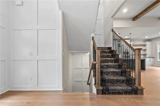 $800,000 | 2620 Northeast Woodland Oak Drive, Lee's Summit, MO 64086