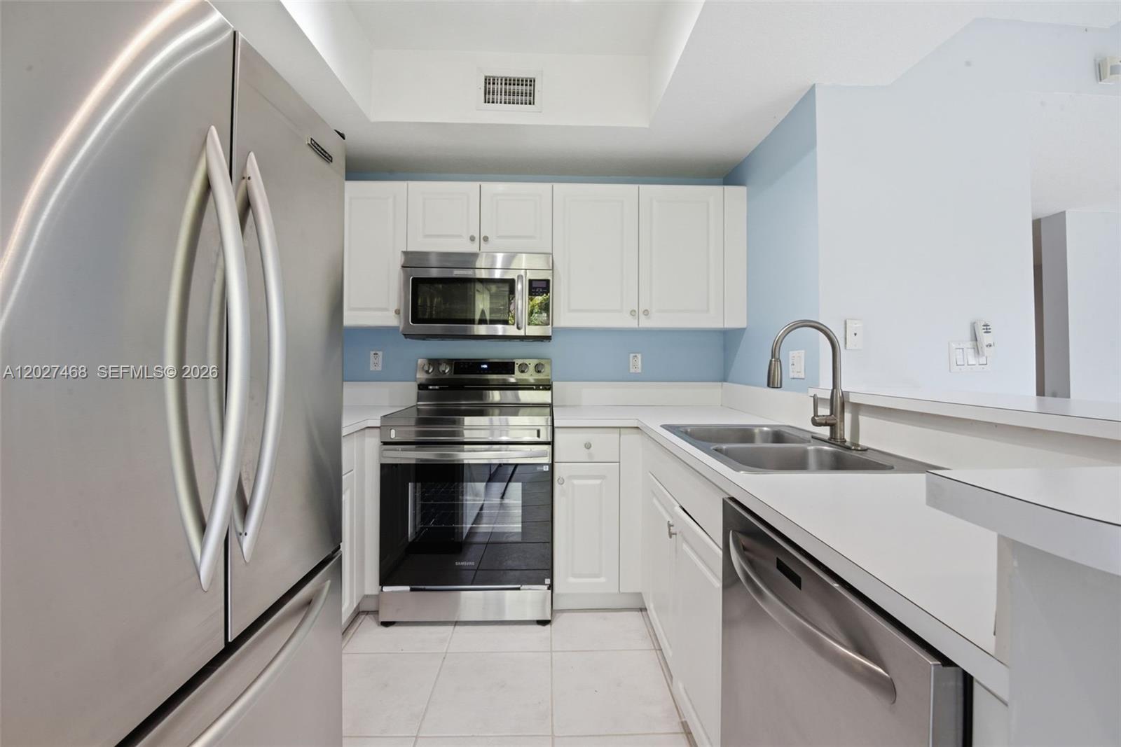 10180 Southwest 88th Street, Unit 403 Miami, FL 33176 - Photo 4 of 25