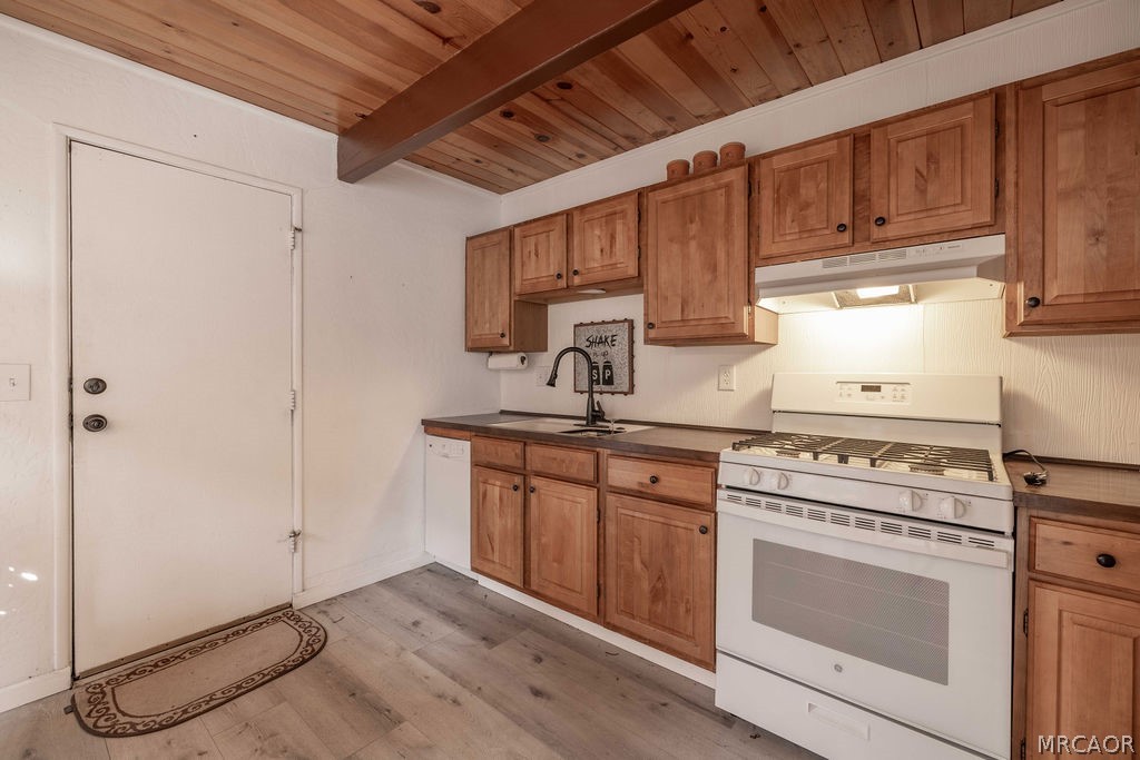 672 Holmes Lane Sugarloaf, CA 92386 - Photo 9 of 28