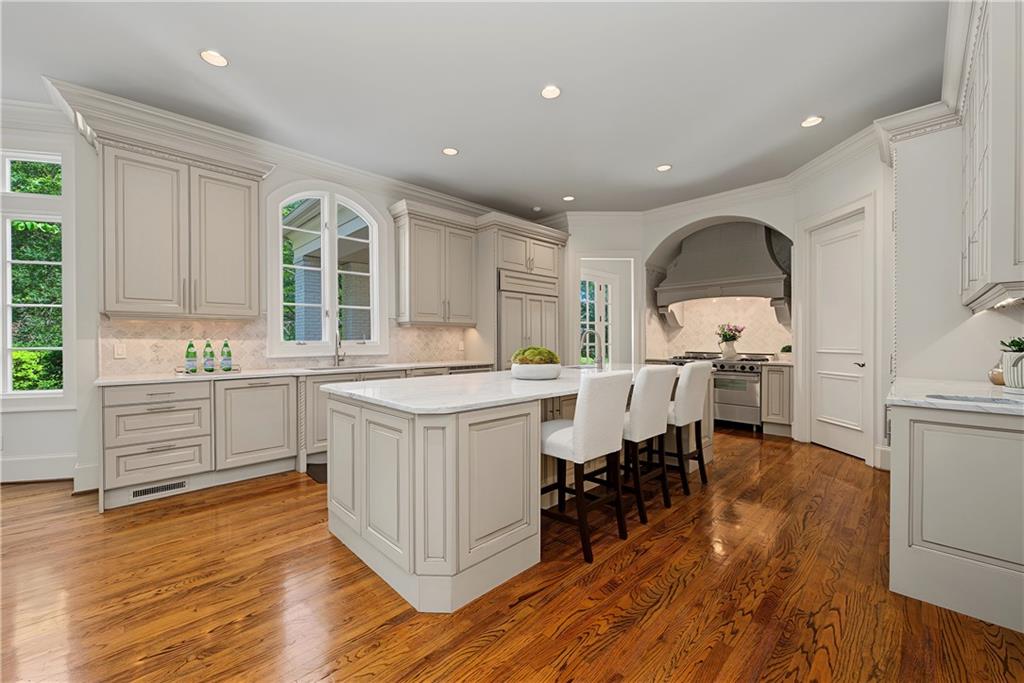 82 Blackland Road Northwest Atlanta, GA 30342 - Photo 12 of 42 Gallery Image 12