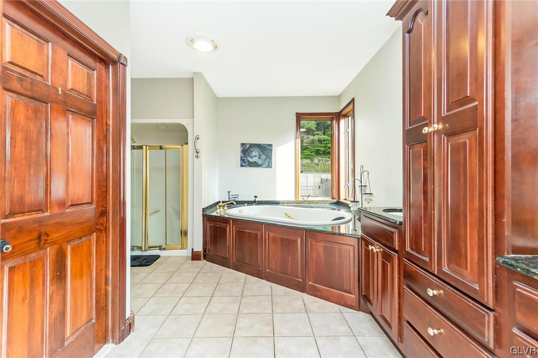 870 Stagecoach Road West Lehighton, PA 18235 - Photo 29 of 50 a large kitchen with stainless steel appliances a sink and cabinets
