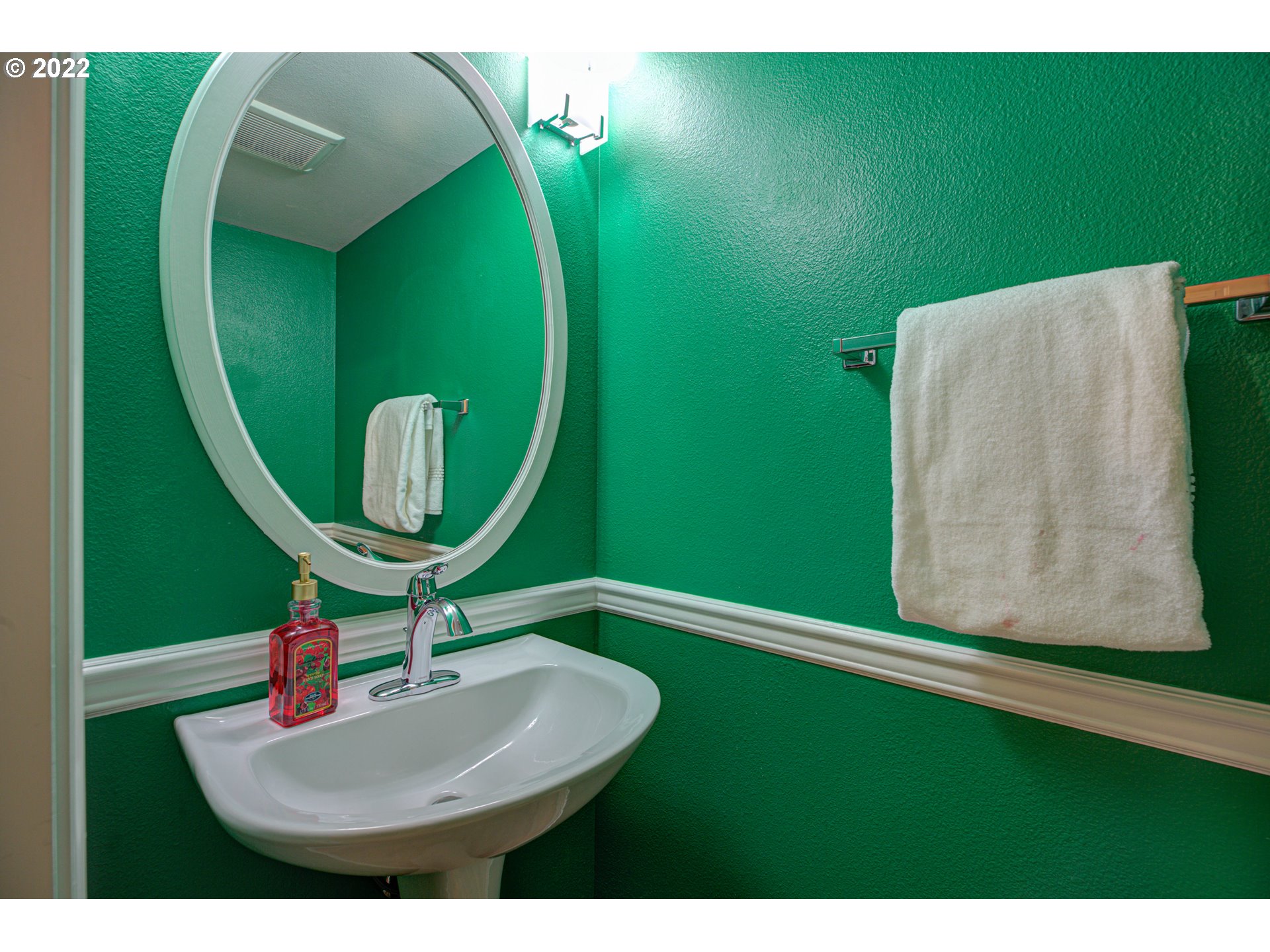 14353 Southwest Barrows Road Beaverton, OR 97007 - Photo 6 of 29 Gallery Image 6