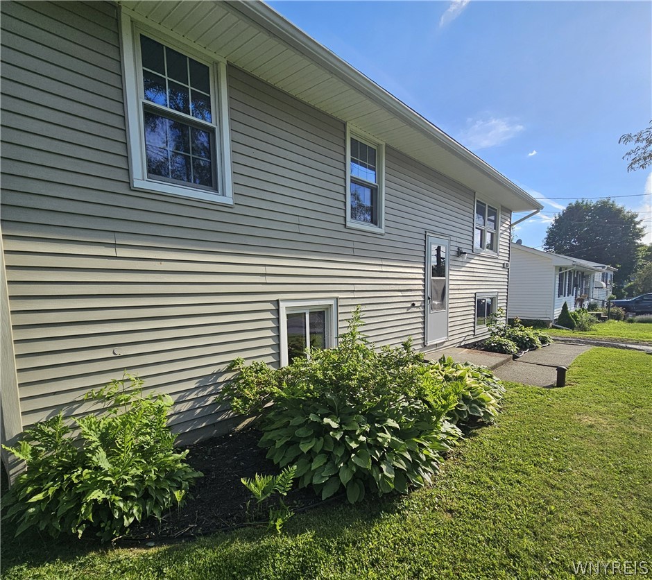 703 Beach Road Evans, NY 14006 - Photo 4 of 21