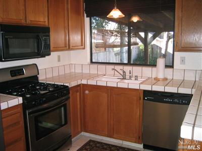 7469 Maximillian Place Rohnert Park, CA 94928 - Photo 8 of 11 Gallery Image 8