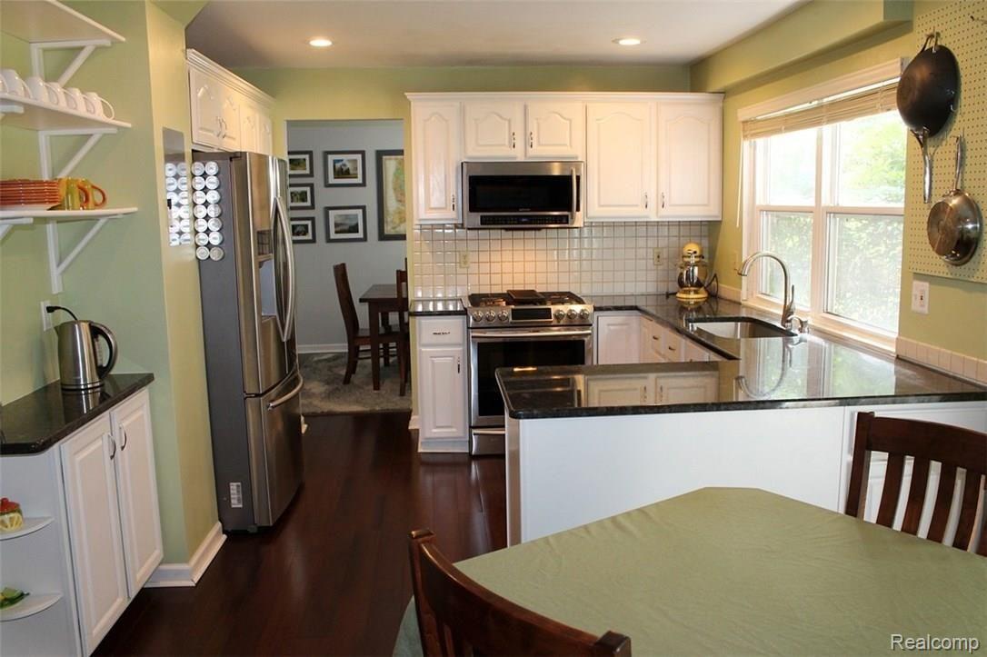 40555 East Mill Rd Court Novi, MI 48375 - Photo 10 of 46 IMG_8960.JPG
