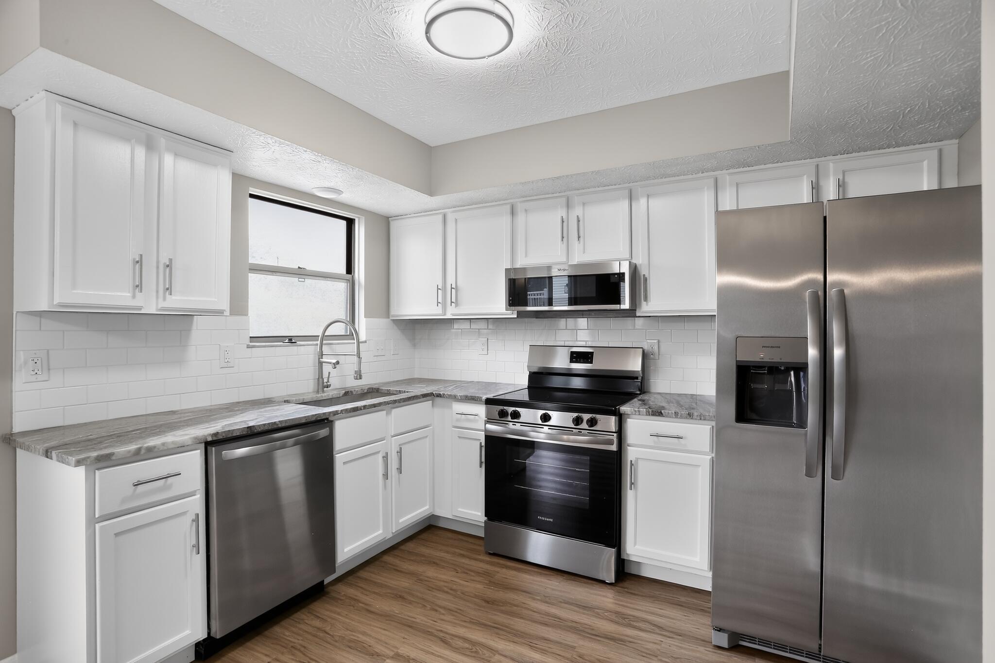 2893 Barrows Road Columbus, OH 43232 - Photo 8 of 23