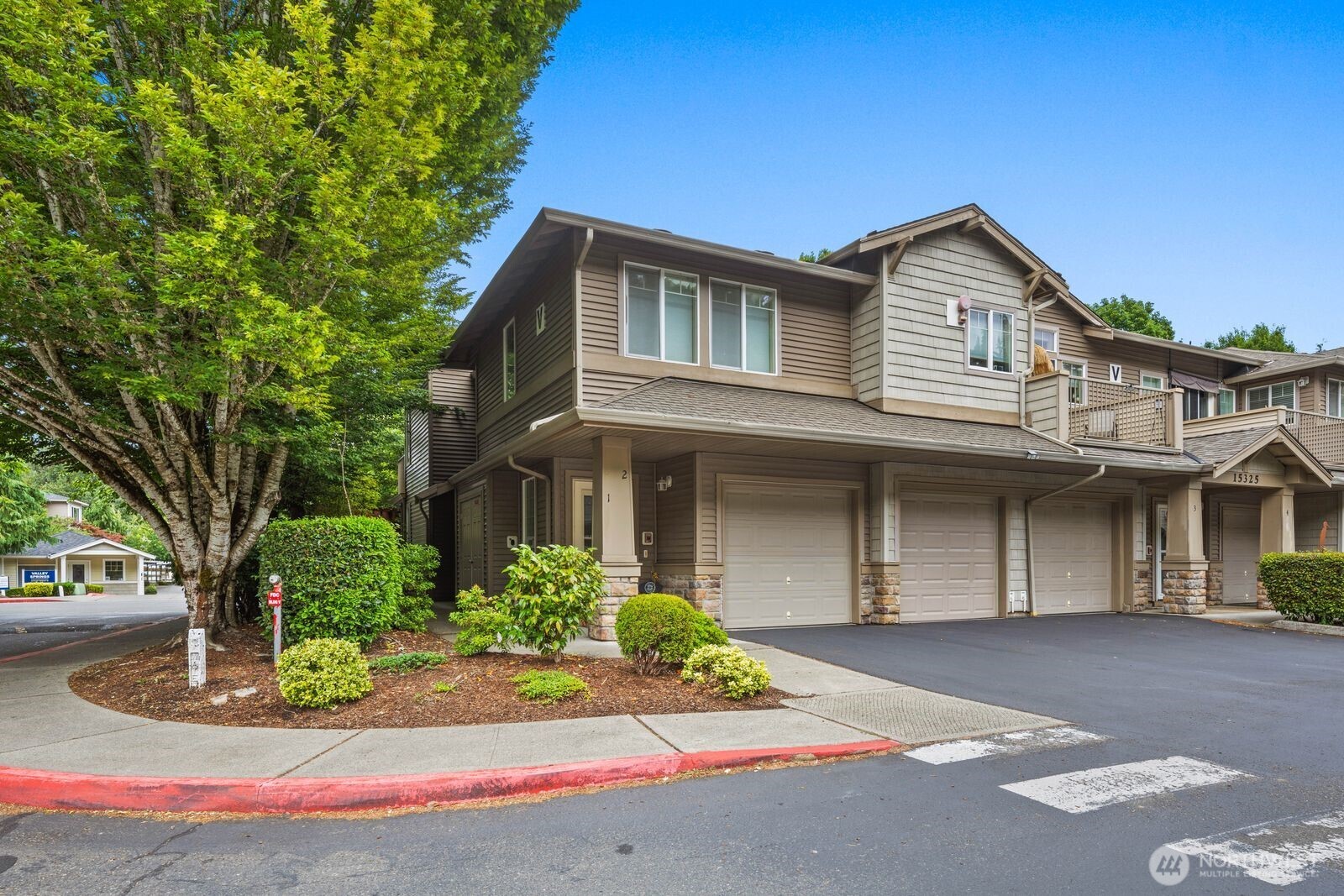 15325 Southeast 155th Place, Unit V2 Renton, WA 98058 - Photo 33 of 36