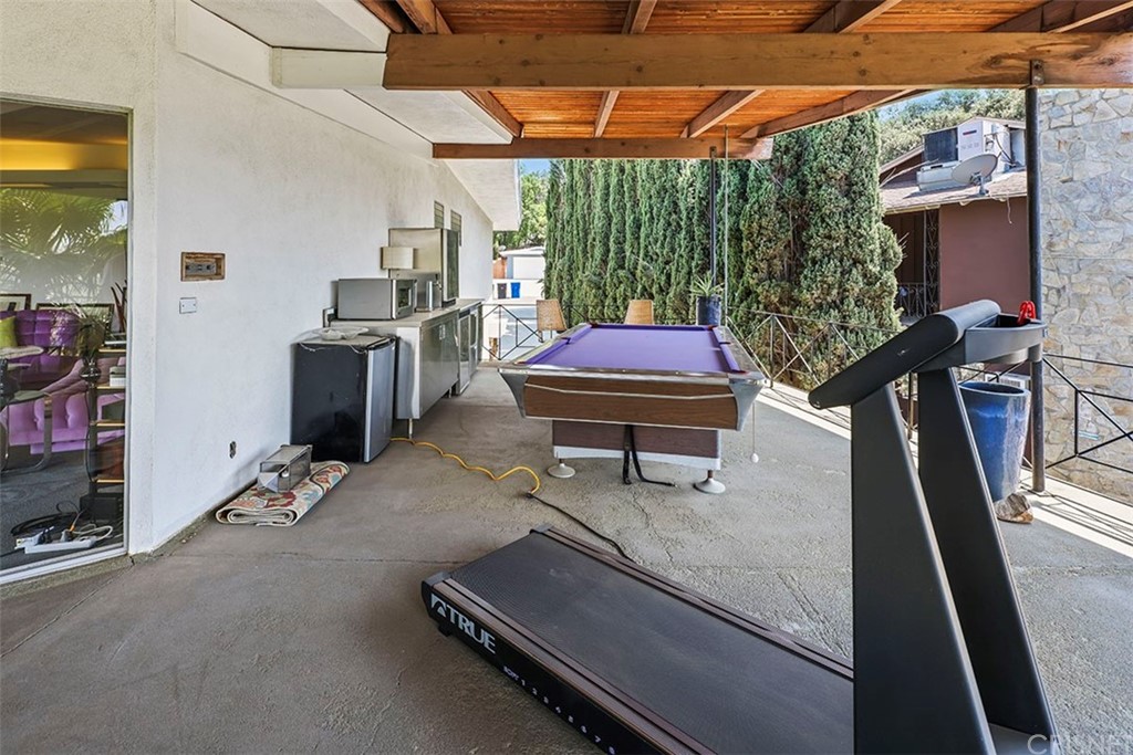 5265 Old Road Riverside, CA 92504 - Photo 60 of 75 a room with furniture