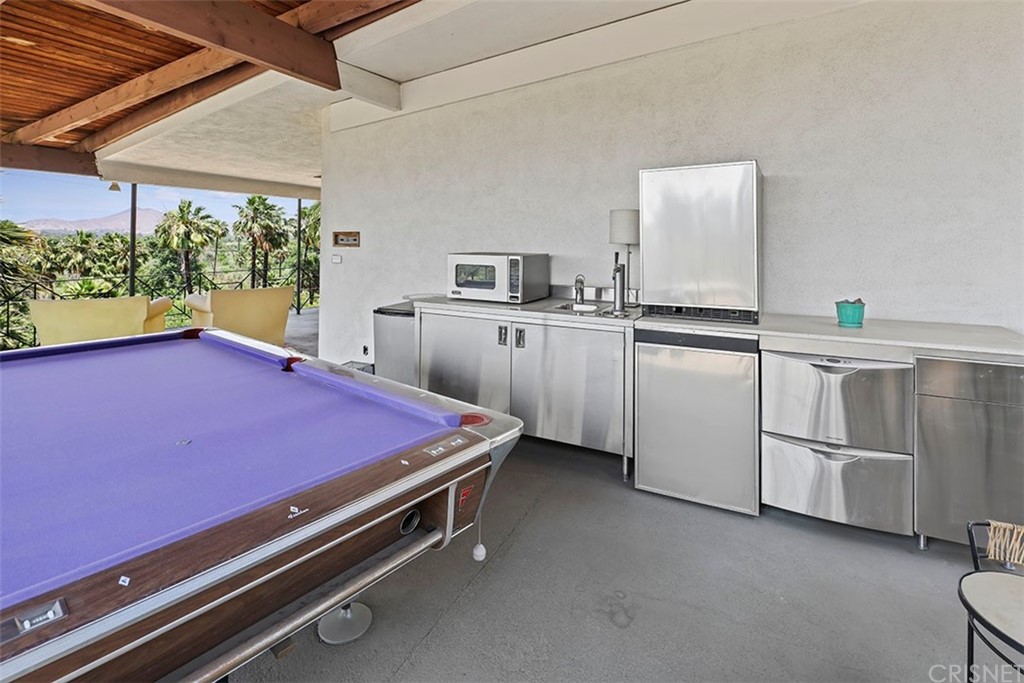 5265 Old Road Riverside, CA 92504 - Photo 61 of 75 a room with furniture and a window
