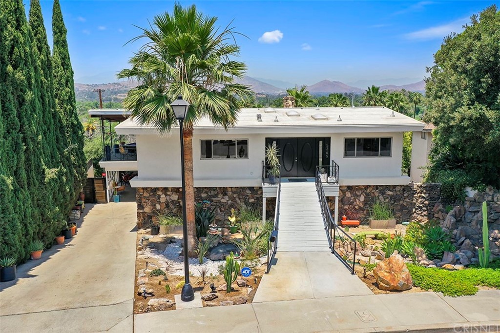 5265 Old Road Riverside, CA 92504 - Photo 69 of 75 a front view of a house with garden