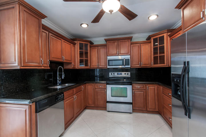 2222 Northwest 3rd Court Boca Raton, FL 33431 - Photo 2 of 13 20160110032346670596000000-o-2