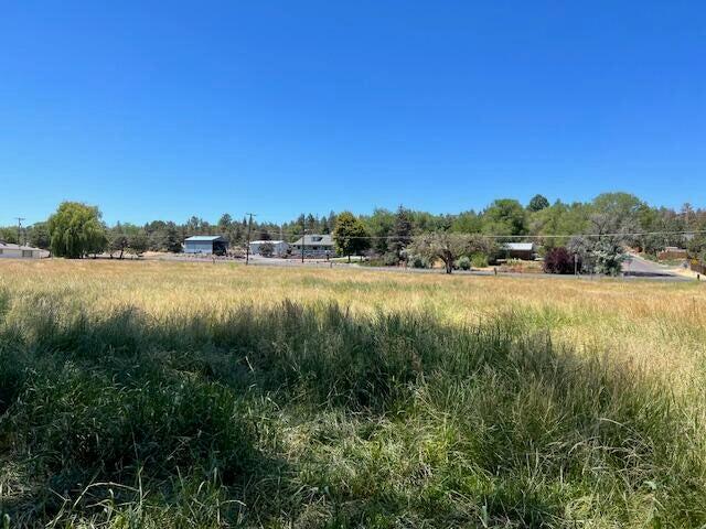 585 Southwest Fairgrounds Road Madras, OR 97741 - Photo 4 of 12 20250630214154905179000000-o