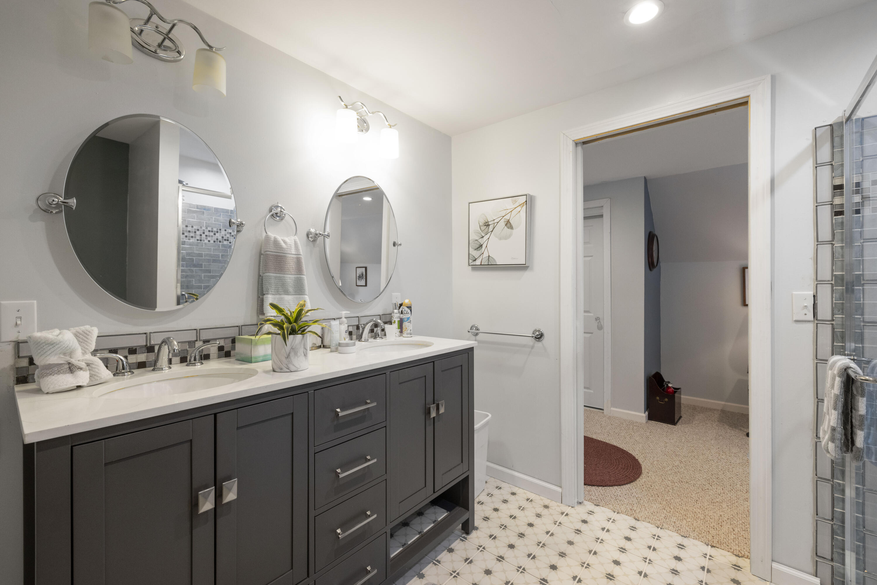 41 Shackleton's Way Boothbay, ME 04537 - Photo 28 of 38 Second-floor bathroom