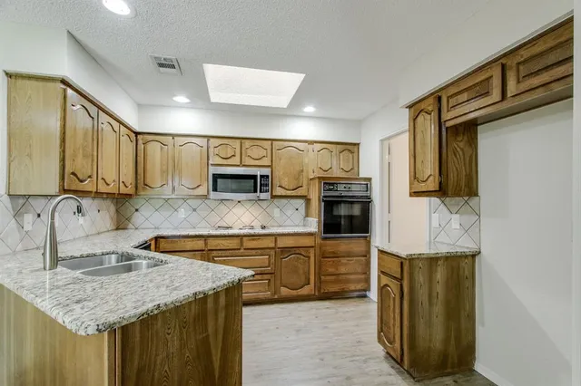 $2,300 | 3331 Lanarc Drive, Plano, TX 75023