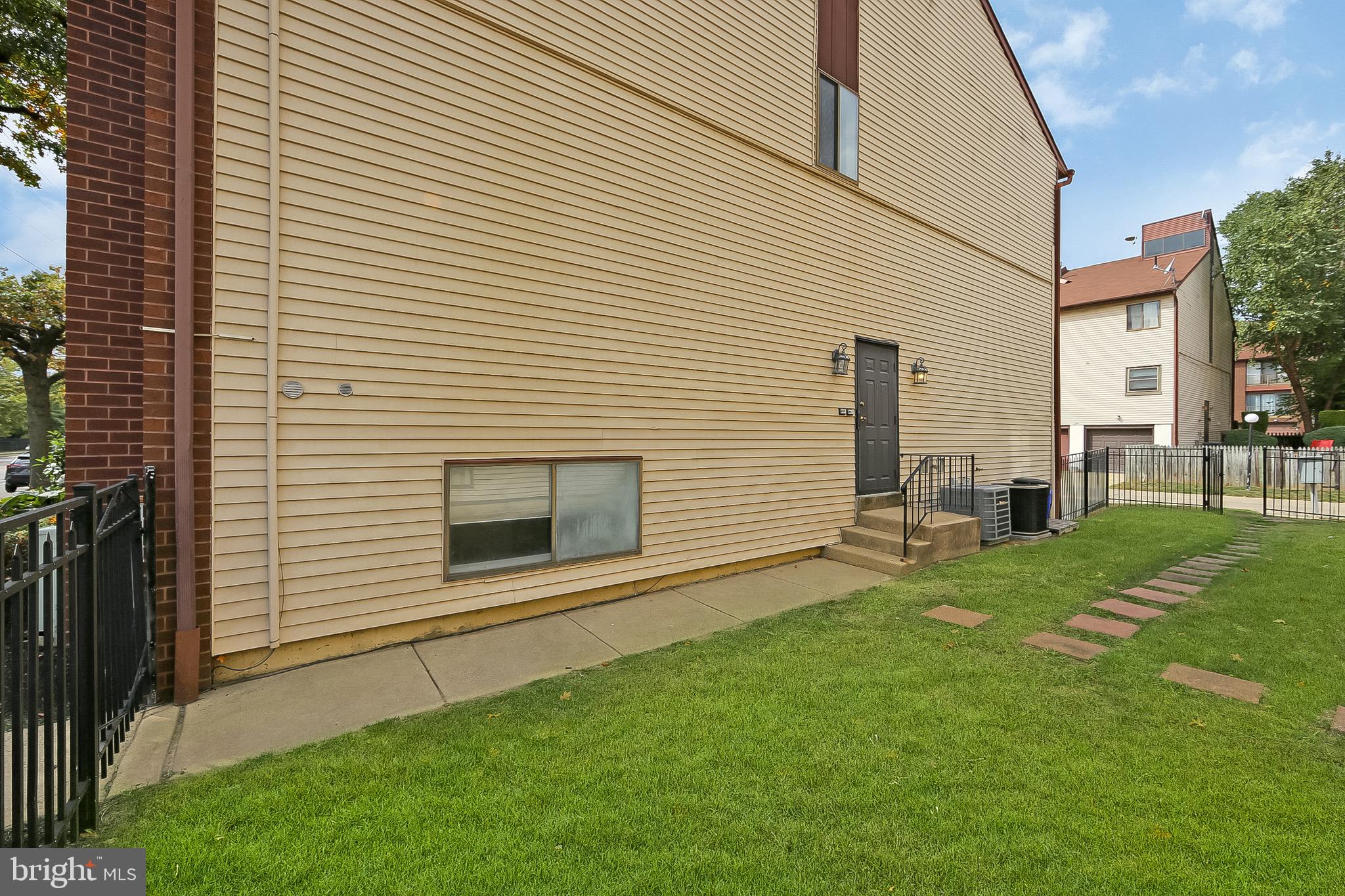 9558 State Rd., Unit 47A Philadelphia, PA 19114 - Photo 25 of 38 Side Yard