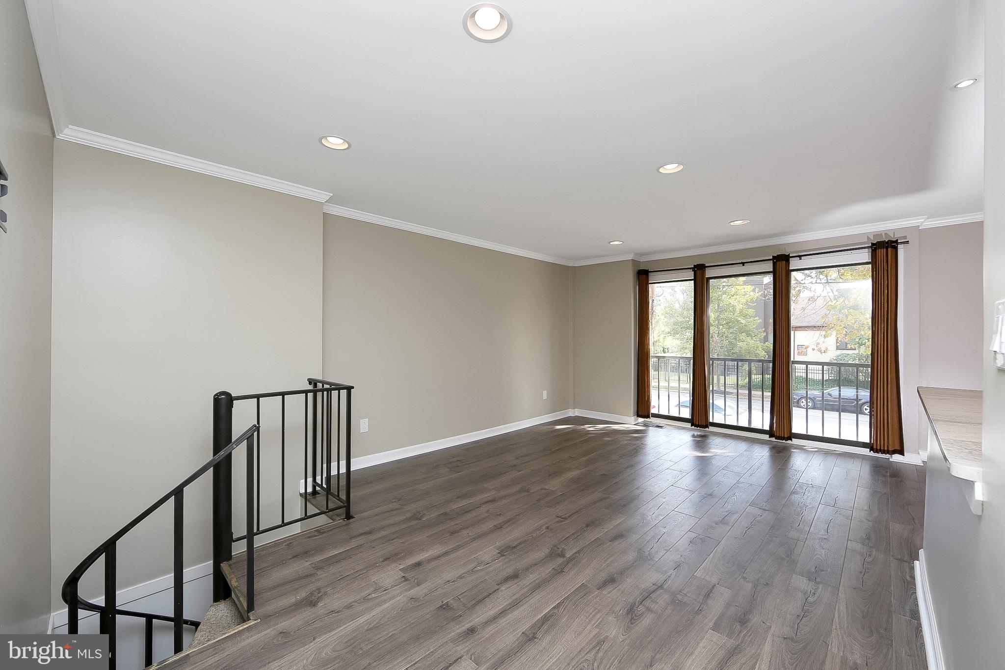 9558 State Rd., Unit 47A Philadelphia, PA 19114 - Photo 7 of 38 Main Floor Living Room