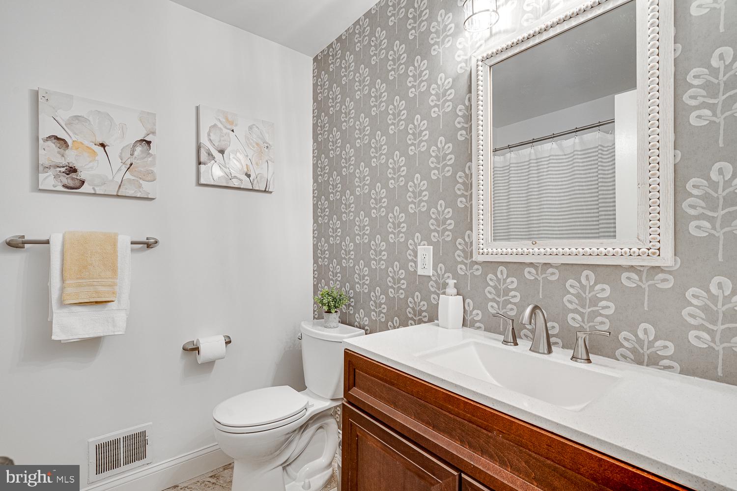10197 Wavell Road Fairfax, VA 22032 - Photo 26 of 47 a bathroom with a sink and a toilet