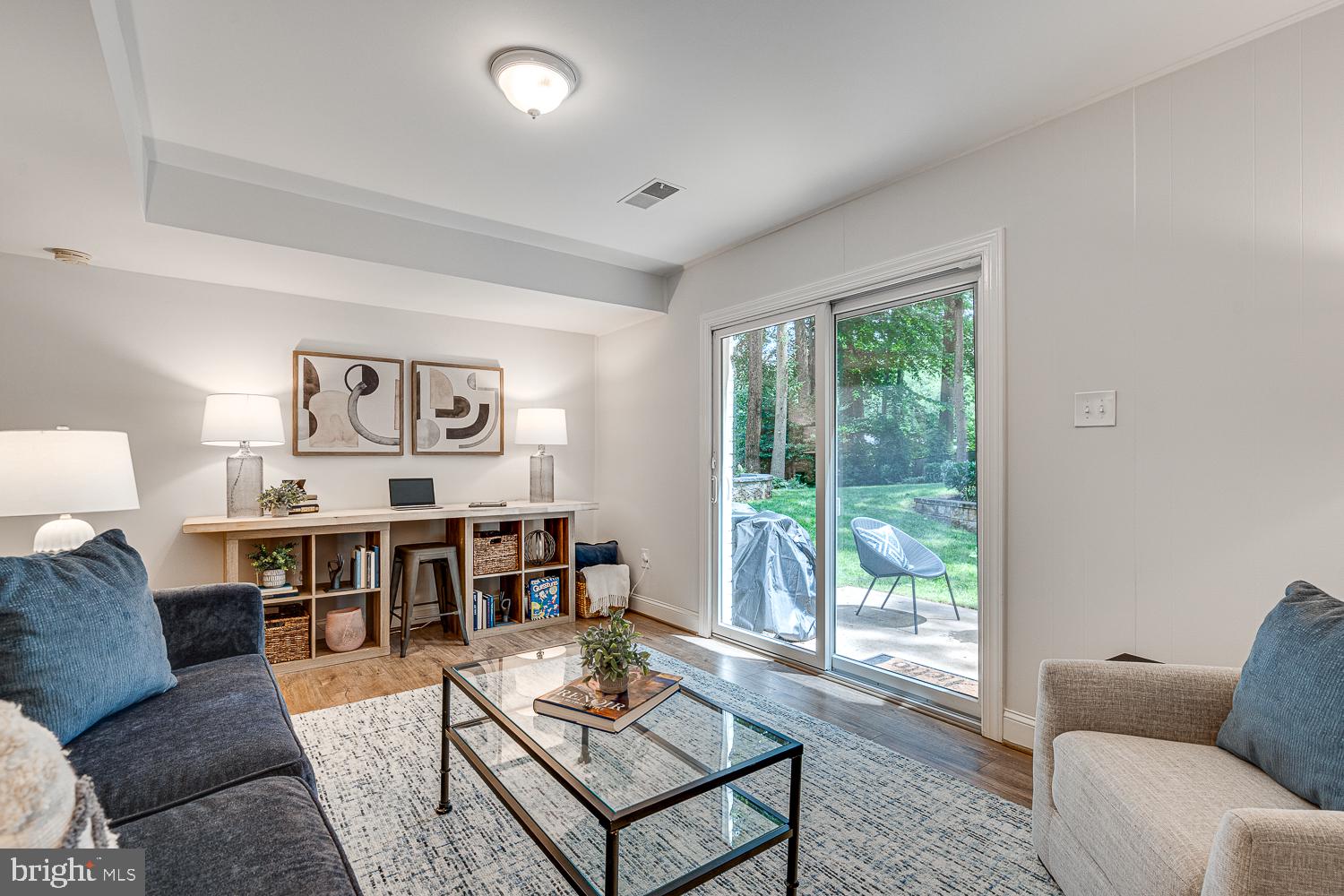 10197 Wavell Road Fairfax, VA 22032 - Photo 31 of 47 a living room with furniture and a window