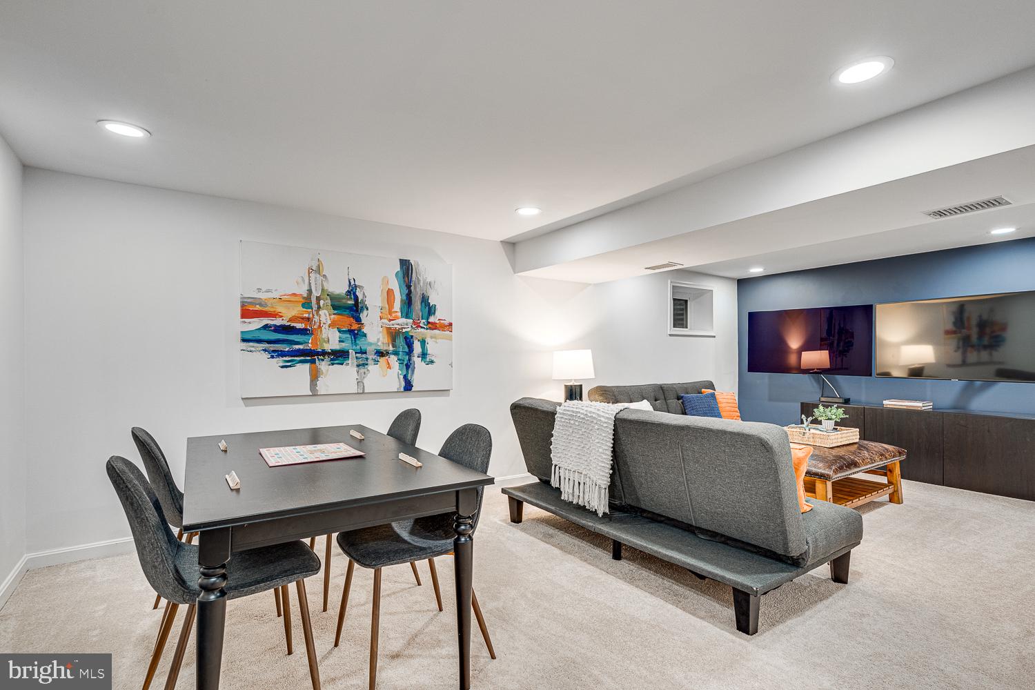 10197 Wavell Road Fairfax, VA 22032 - Photo 34 of 47 a living room with furniture and a table