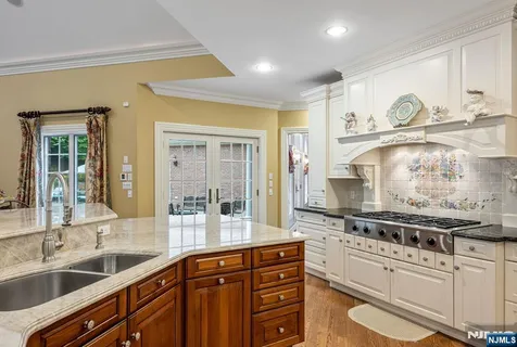 $3,388,000 | 68 Bramshill Drive, Mahwah, NJ 07430