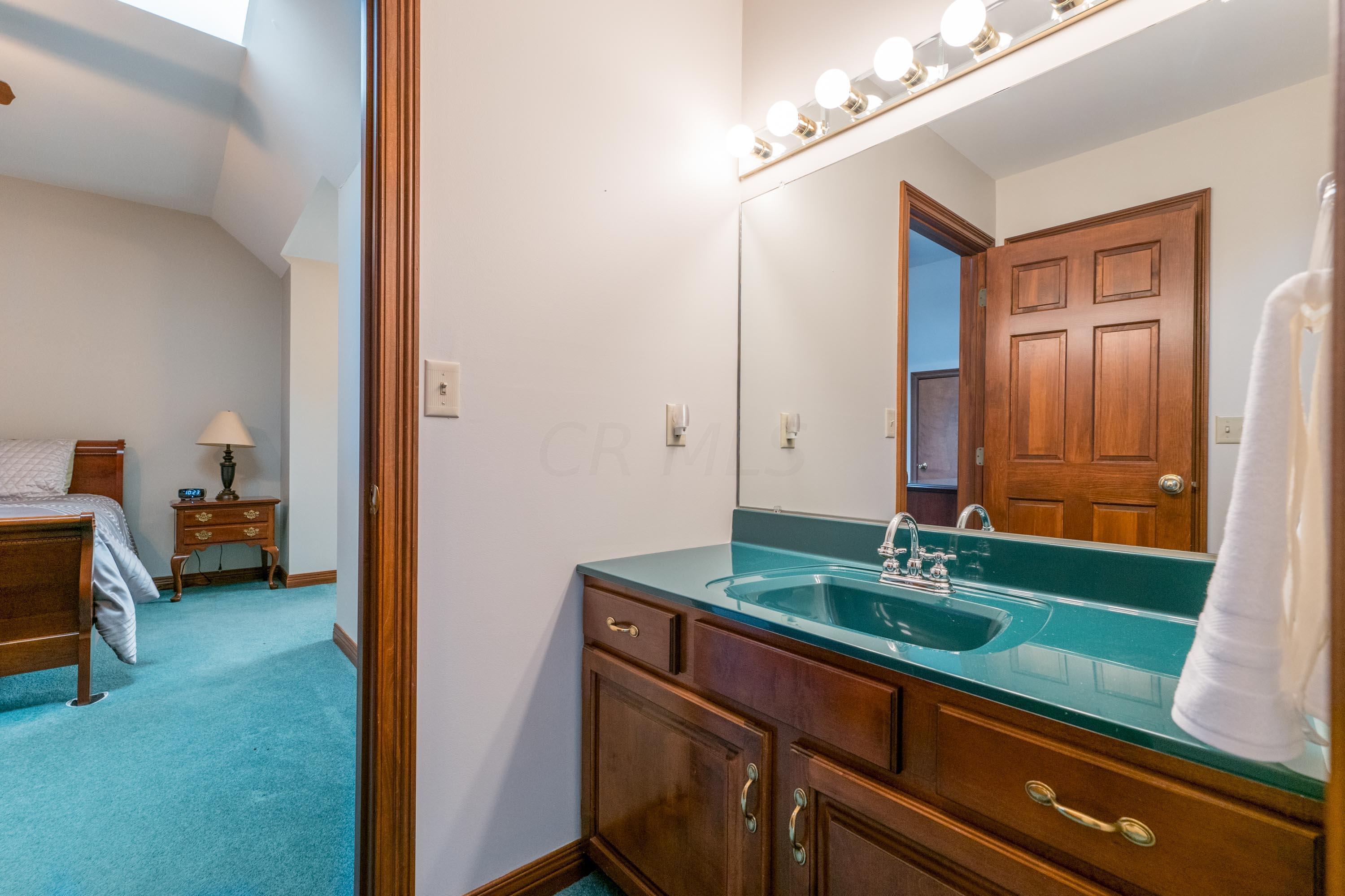 7807 Roberts Road Hilliard, OH 43026 - Photo 62 of 99 068P1635171