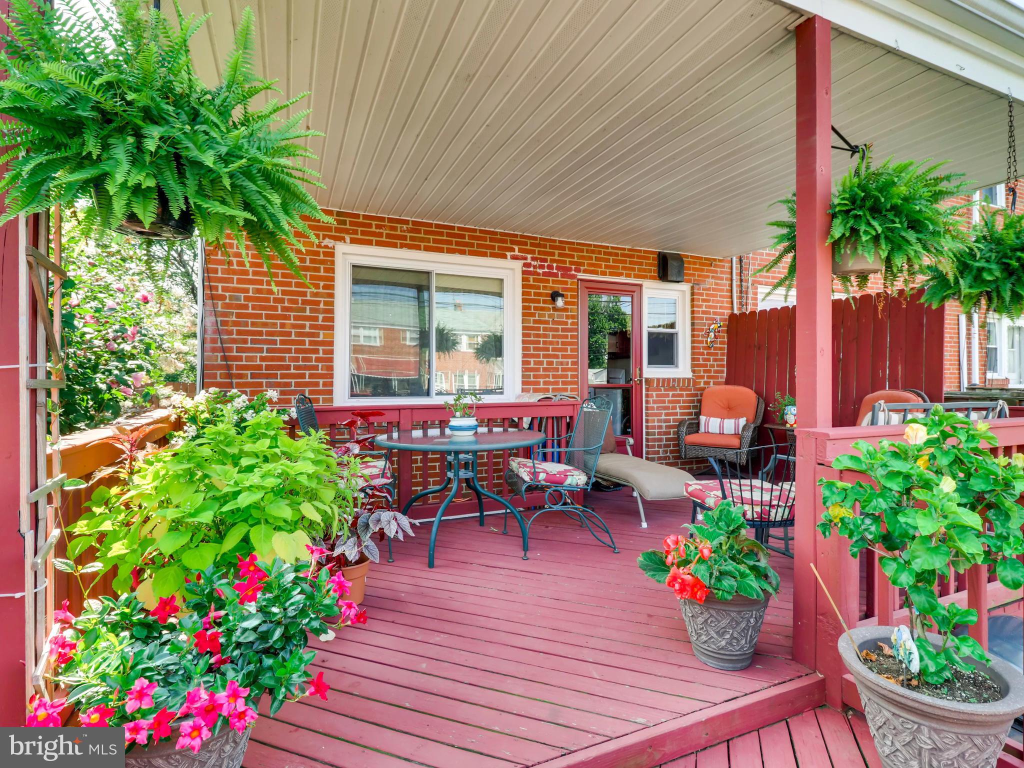 2207 Graythorn Road Baltimore, MD 21220 - Photo 29 of 30 a view of a chairs and table in a patio