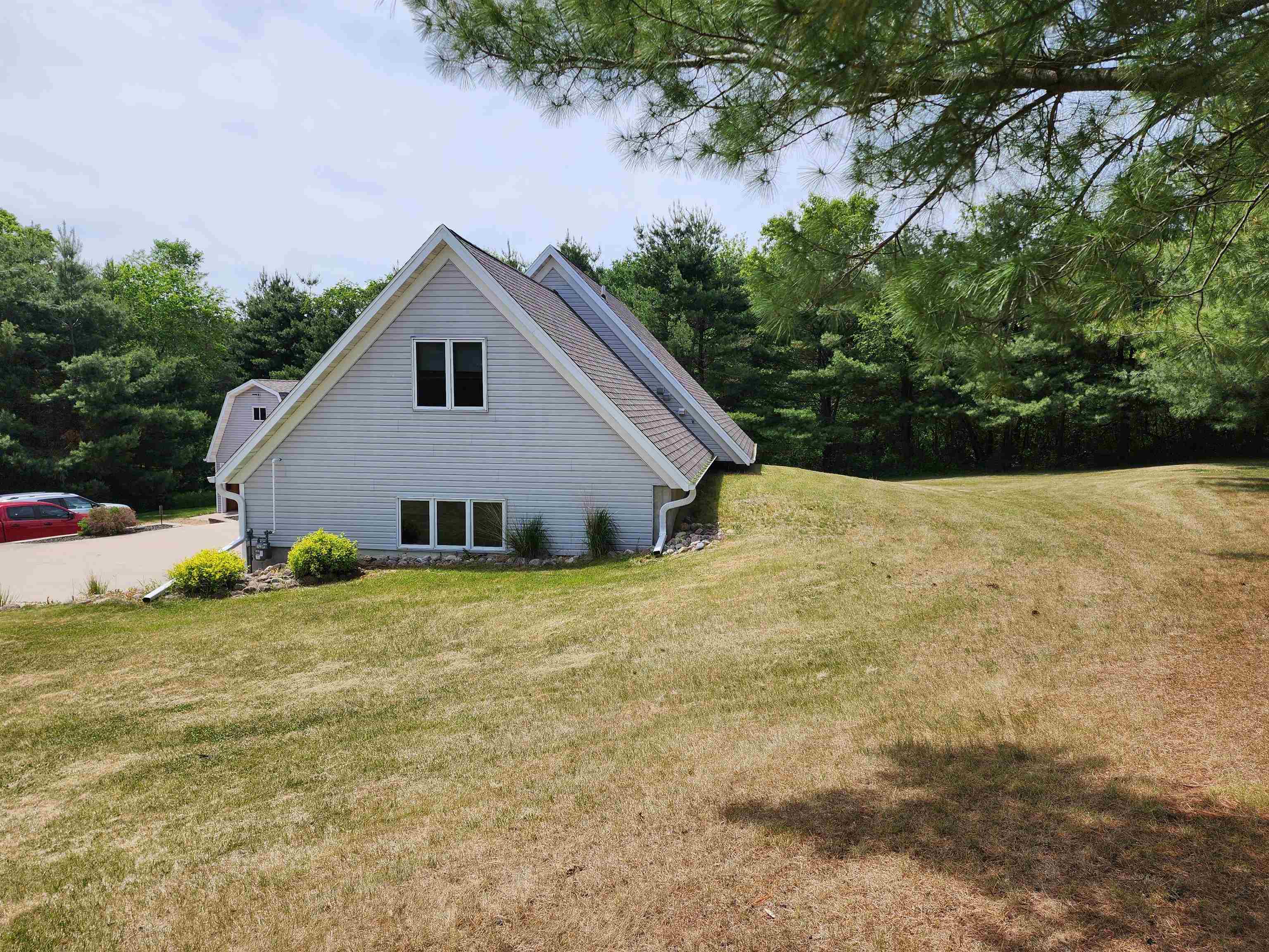 N1465 West Spencer Lake Road Waupaca, WI 54981 - Photo 13 of 36
