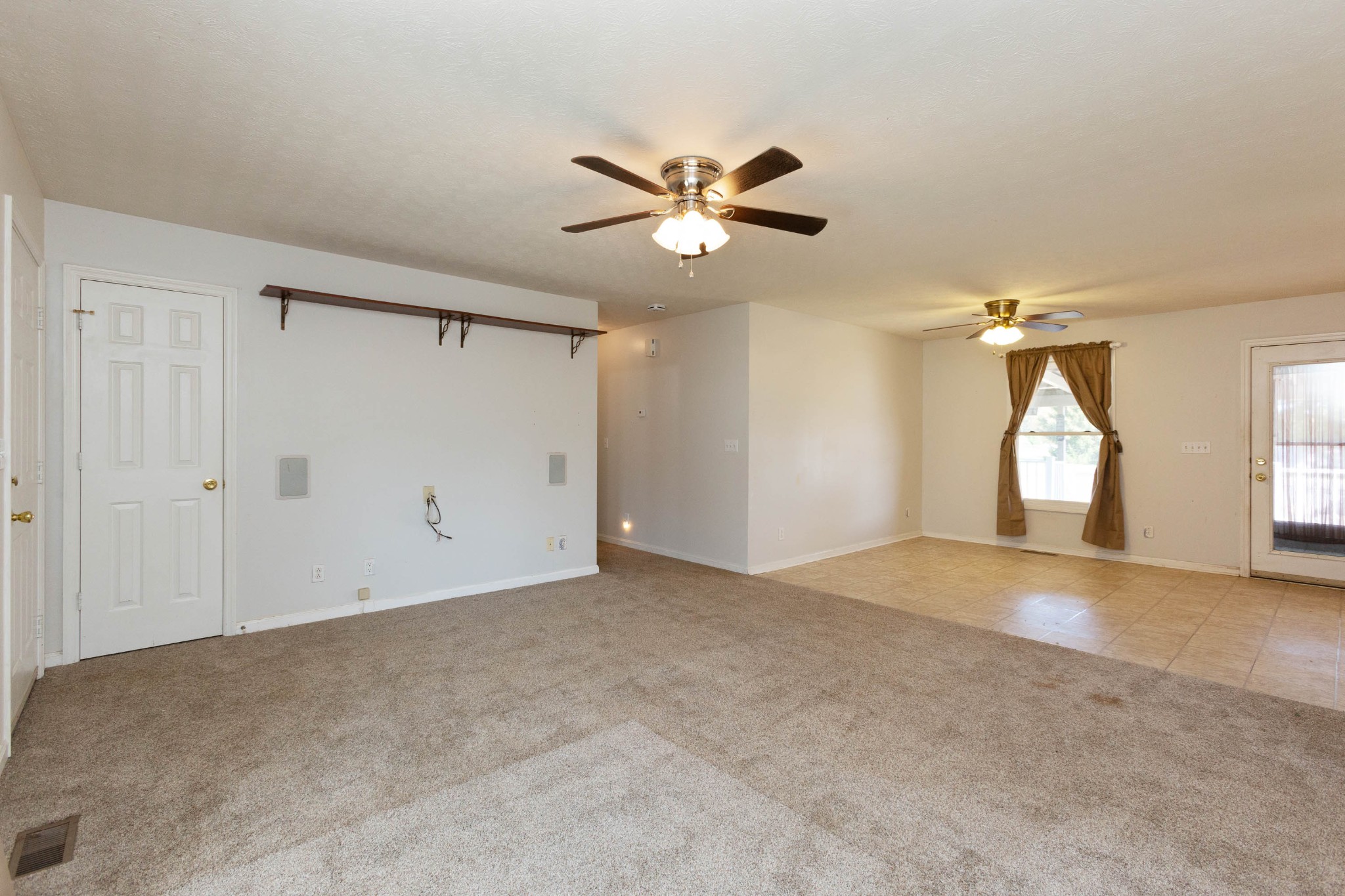 4064 Flewellyn Road Springfield, TN 37172 - Photo 10 of 30 a view of an empty room and window