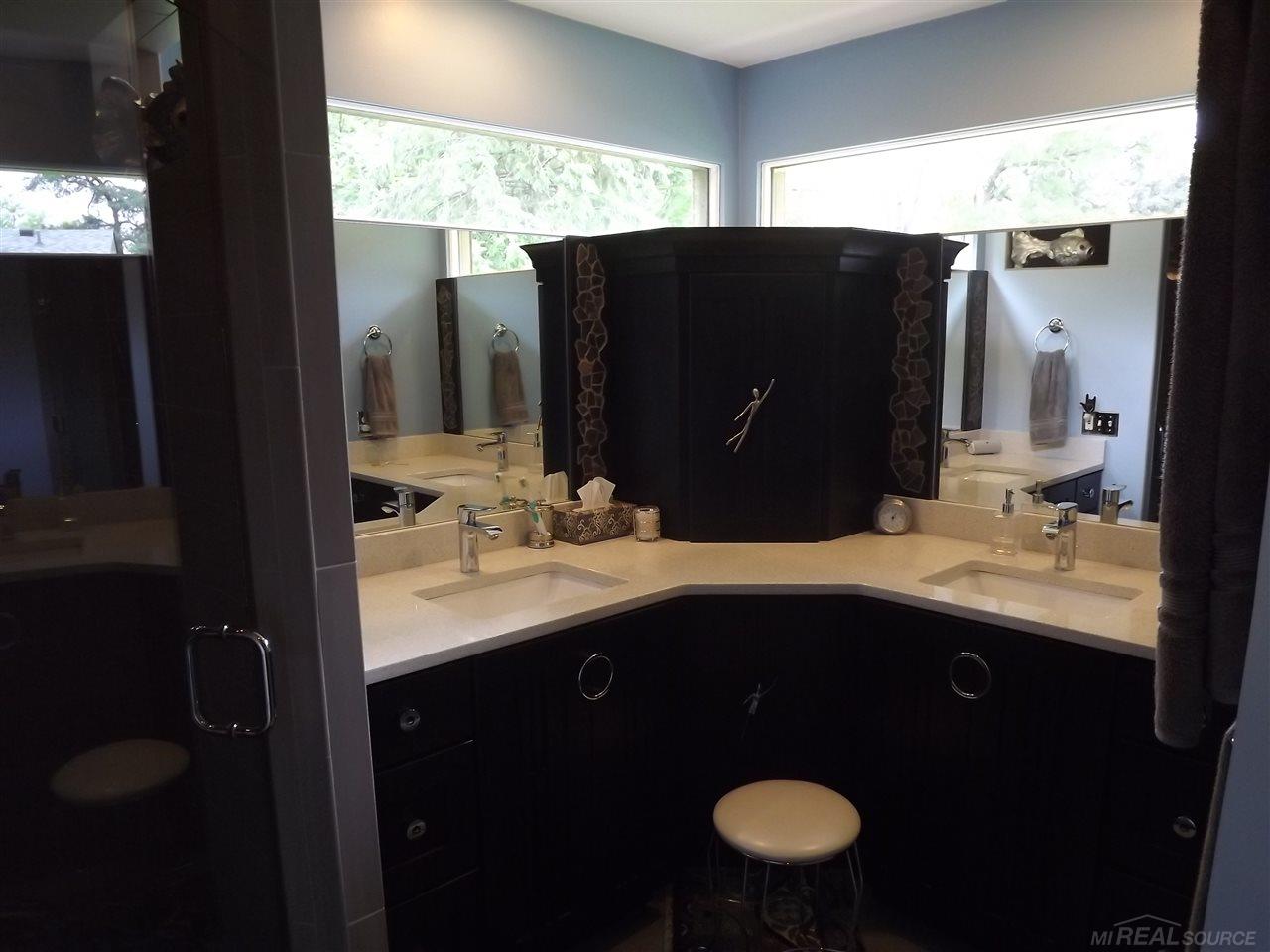 410 Lehigh Road Rochester Hills, MI 48307 - Photo 11 of 26