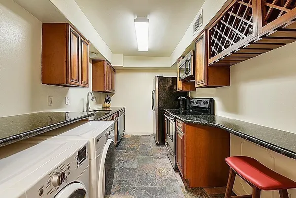 $2,250 | 361 North Post Oak Lane, Unit 241, Houston, TX 77024