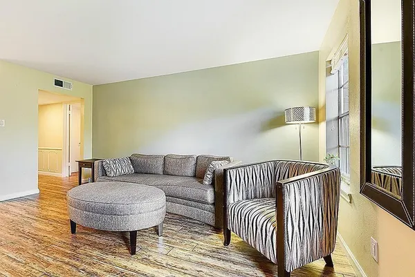 $2,250 | 361 North Post Oak Lane, Unit 241, Houston, TX 77024