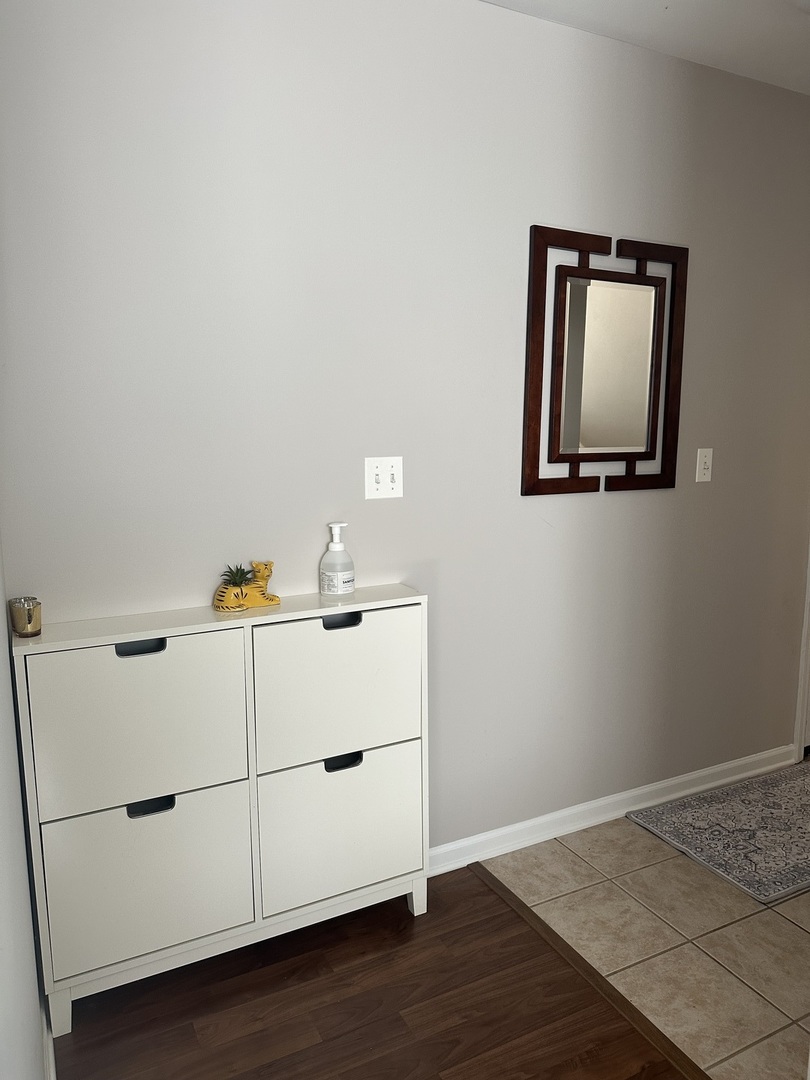 172 East River Road, Unit R Des Plaines, IL 60016 - Photo 31 of 35
