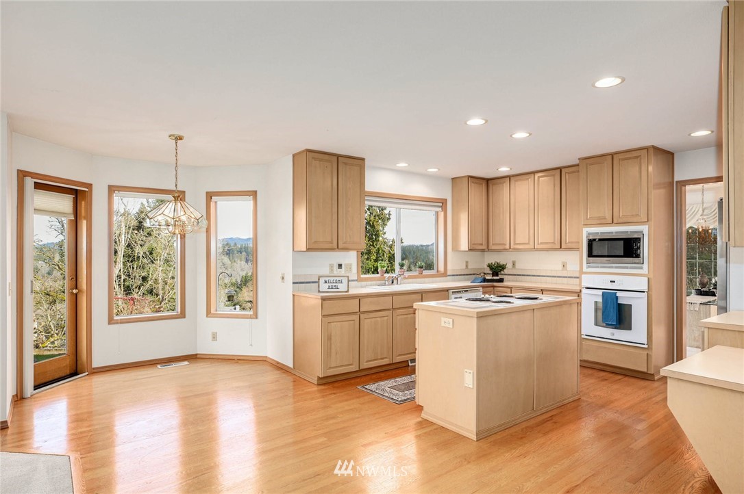 13994 Southeast 159th Place Renton, WA 98058 - Photo 13 of 39 Gallery Image 13