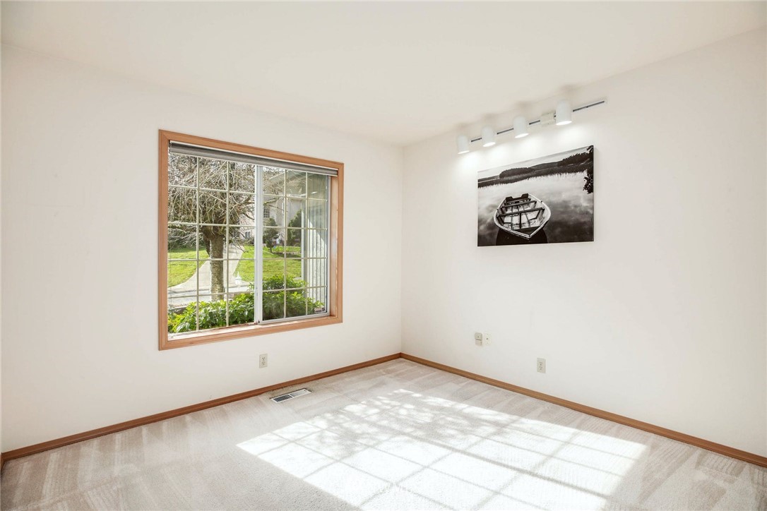13994 Southeast 159th Place Renton, WA 98058 - Photo 16 of 39 Gallery Image 16