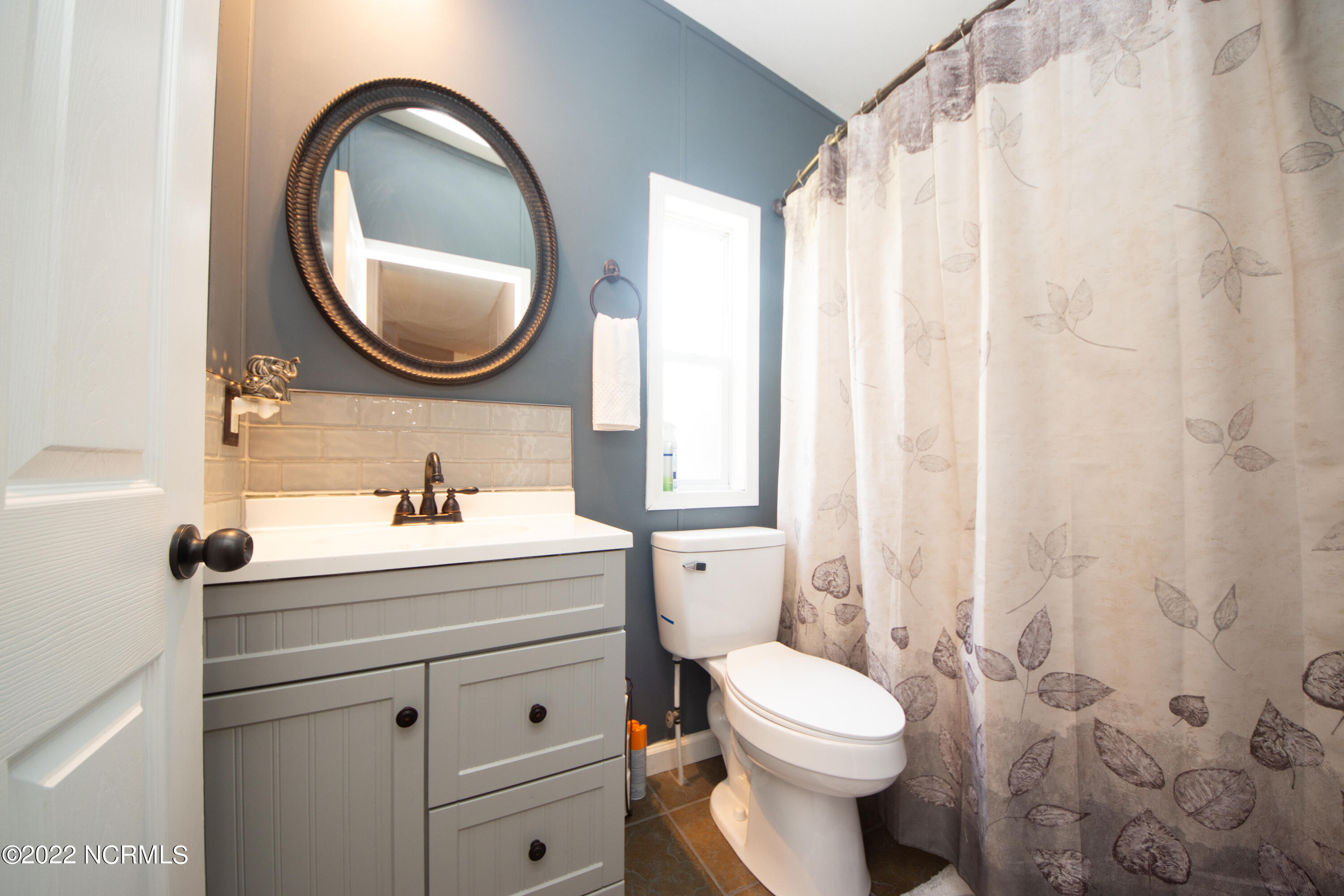 1552 Antioch Road New Bern, NC 28560 - Photo 29 of 46 Guest Bathroom