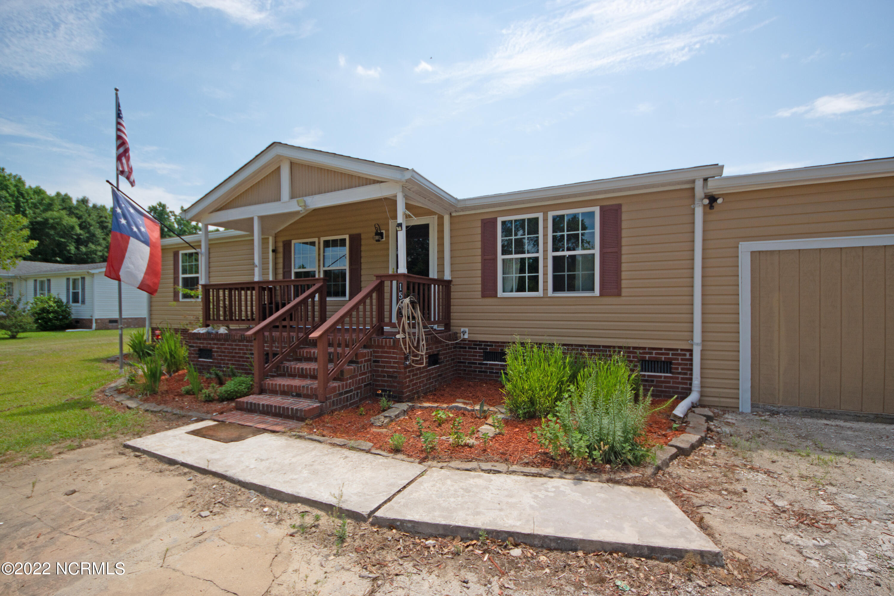 1552 Antioch Road New Bern, NC 28560 - Photo 6 of 46 DSC03454