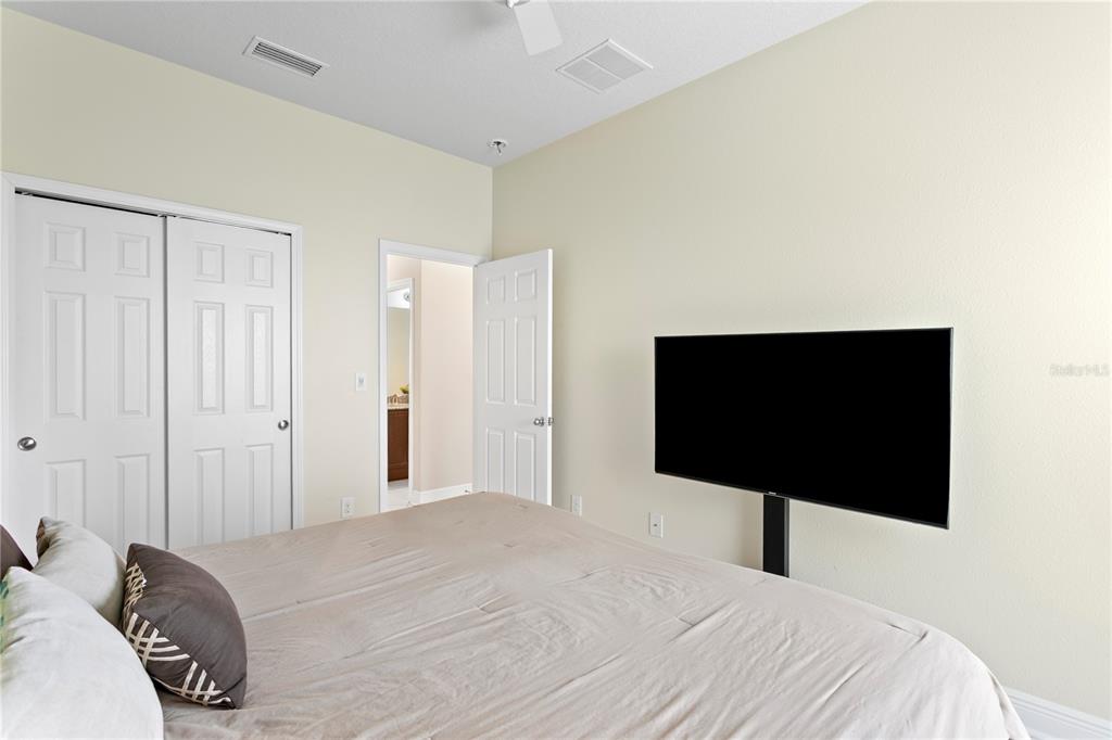 2837 Maple Brook Loop Lutz, FL 33558 - Photo 32 of 65