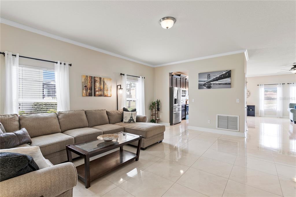 2837 Maple Brook Loop Lutz, FL 33558 - Photo 8 of 65