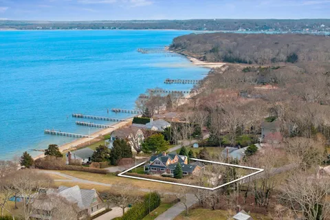 $5,350,000 | 4 Mashomuck Drive, Sag Harbor, NY 11963