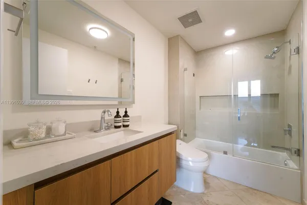 $450,000 | 3470 East Coast Avenue, Unit H1109, Miami, FL 33137