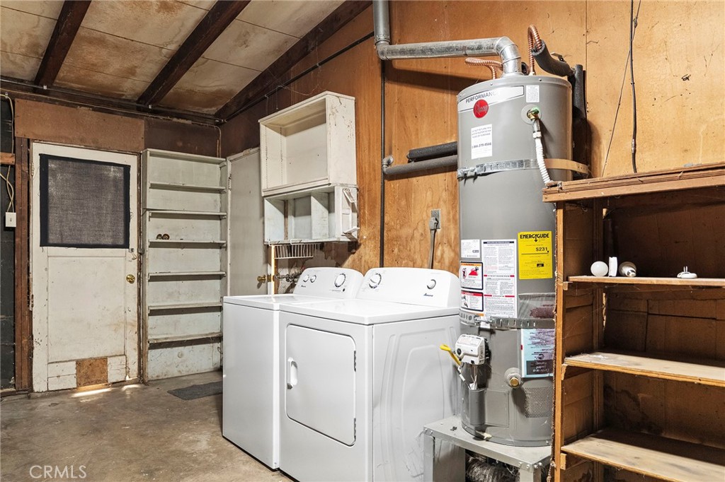 2344 Porter Way Chico, CA 95926 - Photo 31 of 35 a utility room with dryer and washer