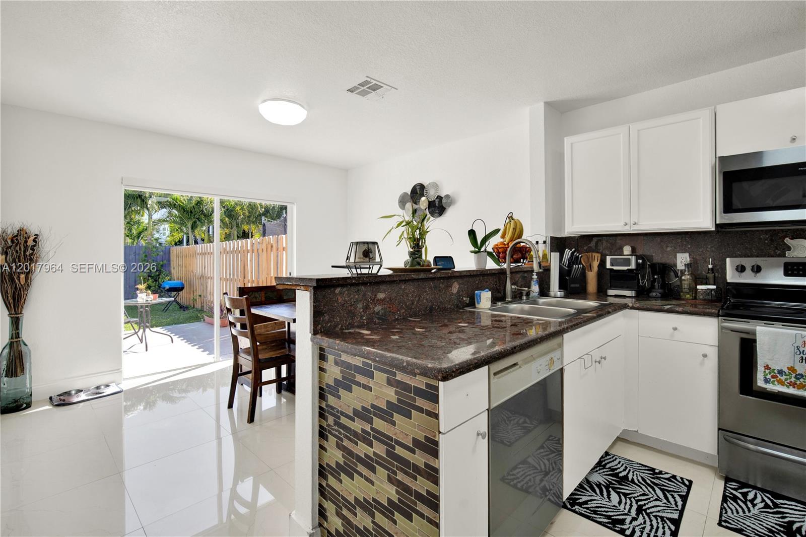 28424 Southwest 135th Avenue Homestead, FL 33033 - Photo 5 of 28