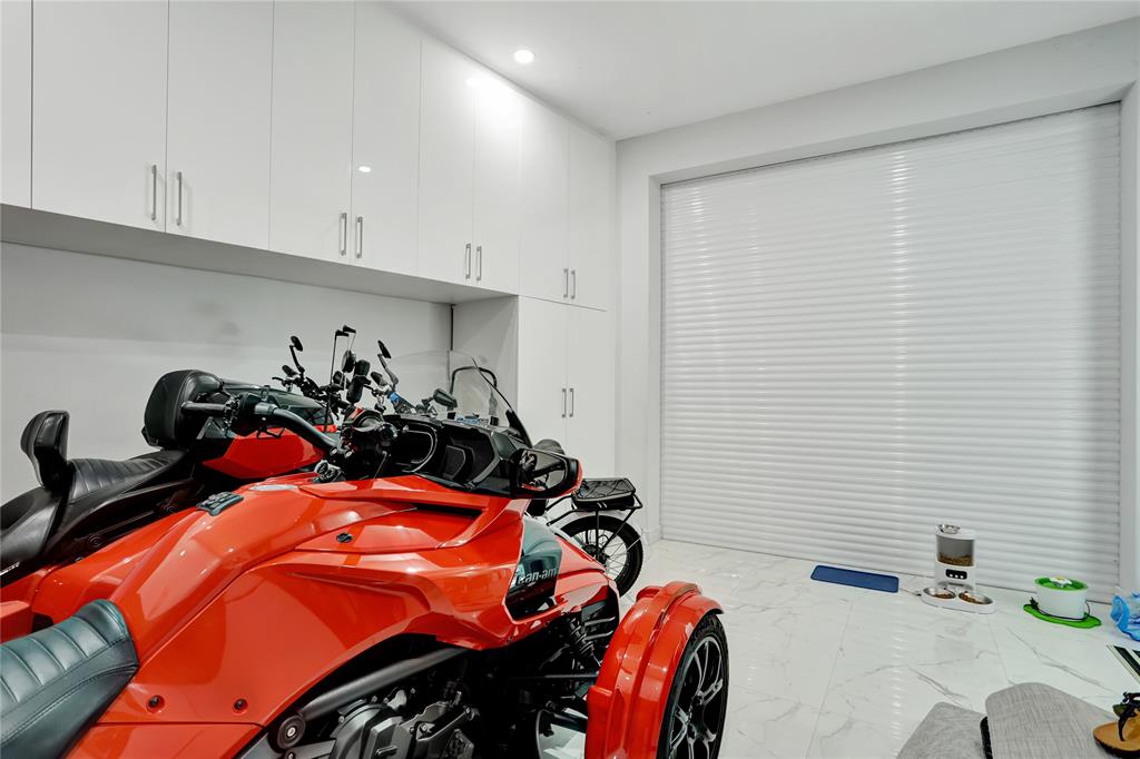 359 Sundial Circle, Unit 359 Margate, FL 33068 - Photo 28 of 36 a view of a room with gym equipment