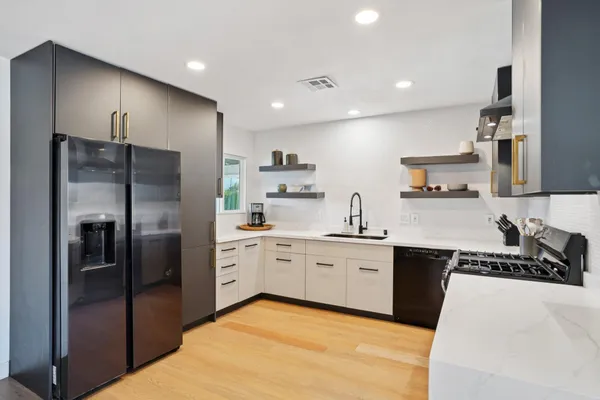 $799,000 | 386 Rosa Parks Road, Palm Springs, CA 92262