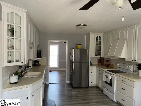 $296,000 | 1138 Pinewood Court, Newberry, SC 29108