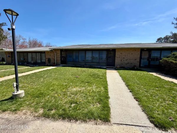 $1,350 | 20 Yorkshire Court, Unit D, Manchester Township, NJ 08759