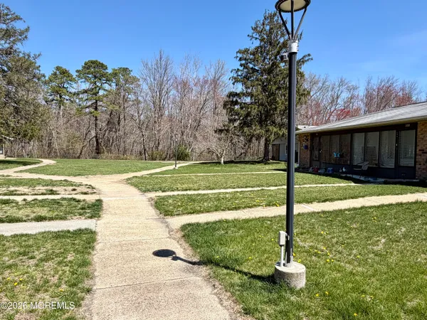 $1,350 | 20 Yorkshire Court, Unit D, Manchester Township, NJ 08759