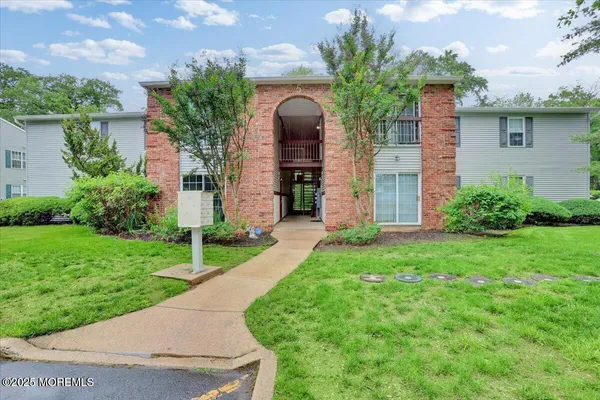 $2,600 | 5-3 Portland Court, Unit 3, Freehold, NJ 07728