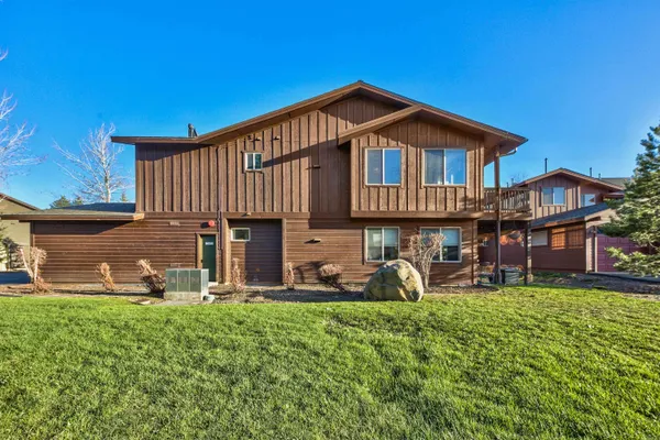 $699,000 | 10592 Boulders Road, Unit 8, Truckee, CA 96161